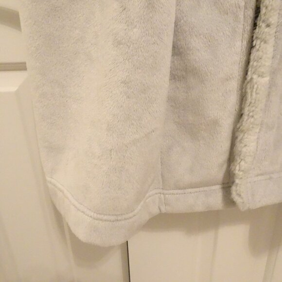 Pottery Barn Teddy Bear Bathrobe Size M Super Soft Gray Lounge Robe - Picture 2 of 7